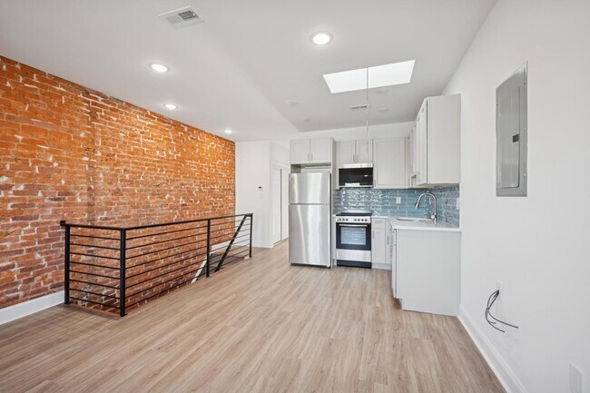 Building Photo - 5644 Blakemore St