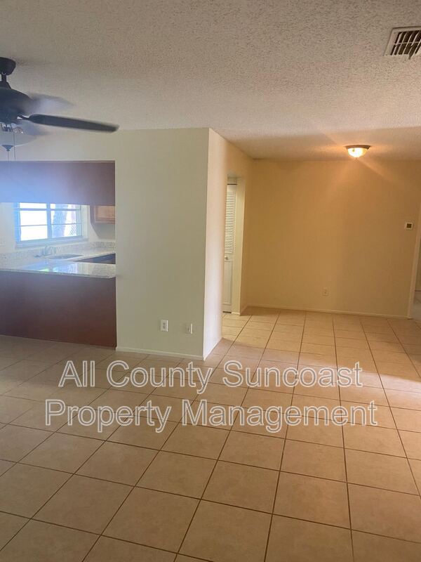 Building Photo - 2636 Orangewood Ct