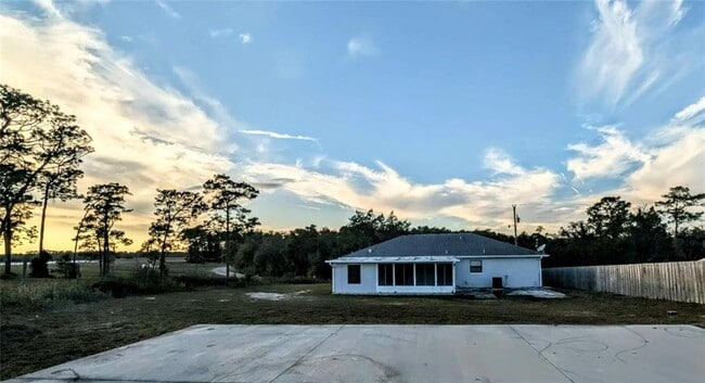 Building Photo - 1511 SW Shorewood Dr