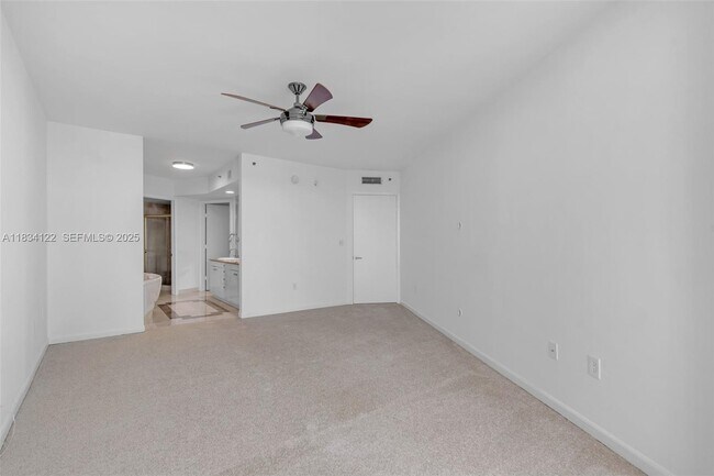 Building Photo - 19333 Collins Ave