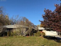 Building Photo - 9 Truman Ct