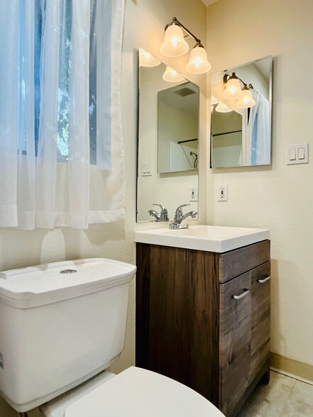 Guest bathroom 2nd floor - 999 San Pasqual St