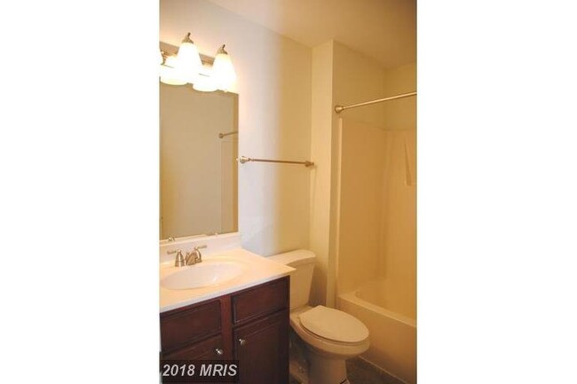 Building Photo - Upscale 2 BDRM, 2 BATH Condo in N. Stafford