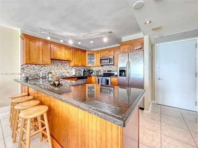 Building Photo - 5701 Collins Ave