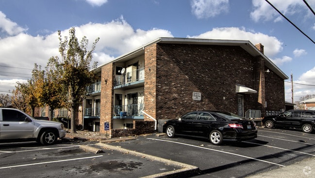 4811 S 3rd St - Executive Arms