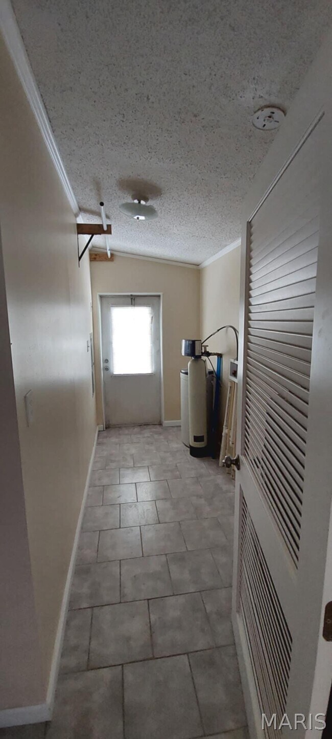 Building Photo - 1401 Wilderness Acres Ln