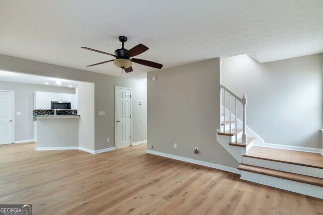 Building Photo - 5901 Valley Green Rd