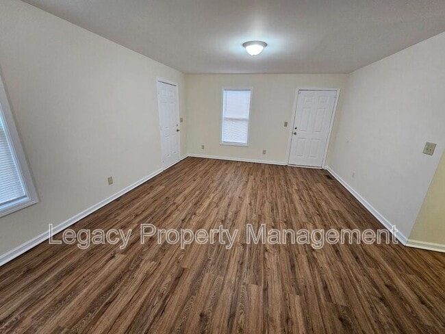 Building Photo - 531 S Anthony St