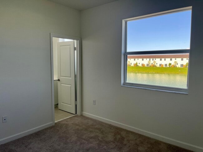 Building Photo - 2776 SE 26th Ave