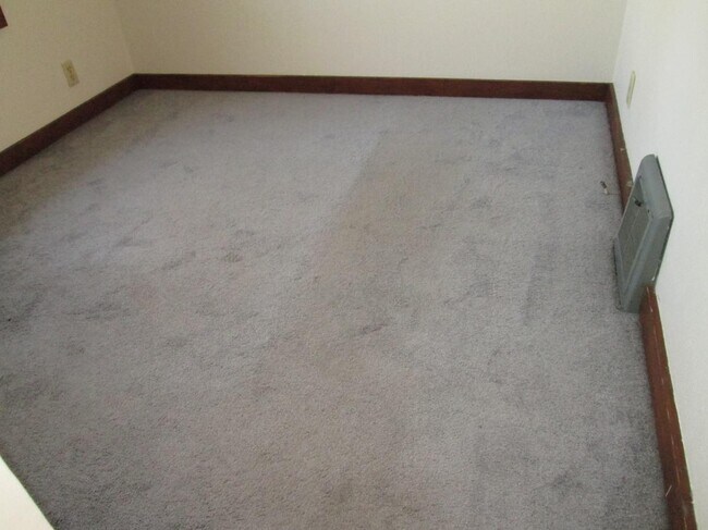 Bedroom - 420 Pontiac St