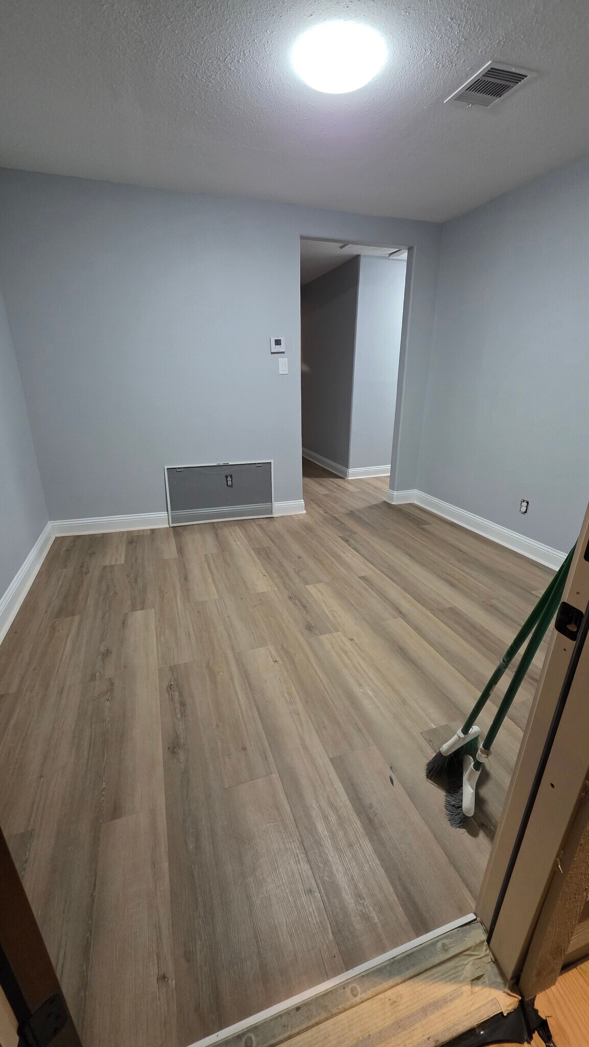 Building Photo - 9426 Sandra St