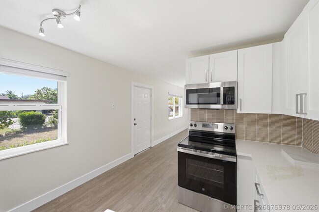 Building Photo - 351 Wickline Blvd