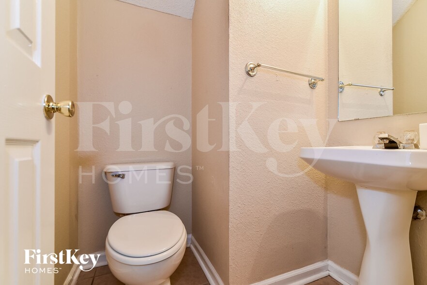 Building Photo - 5264 Austral Dr