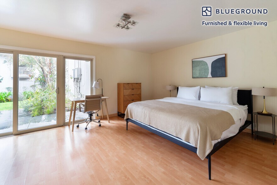 Building Photo - 594 Channing Ave