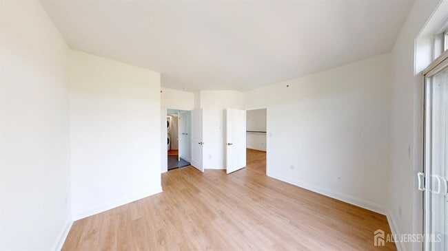Building Photo - 6404 Fernandez Ct