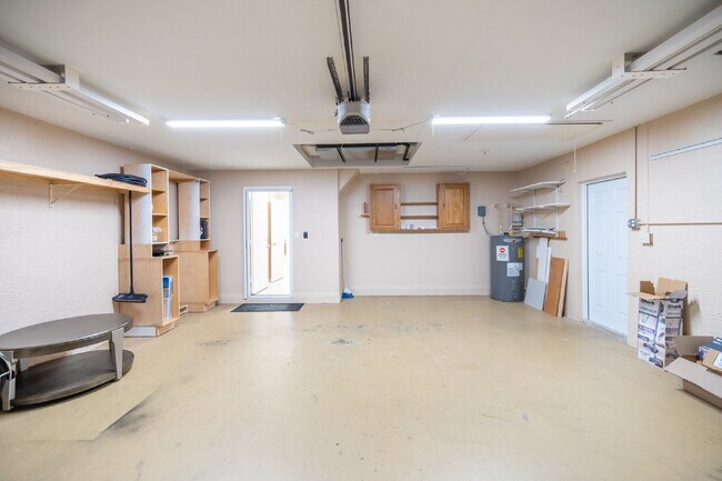 Building Photo - 2624 SW 52nd St
