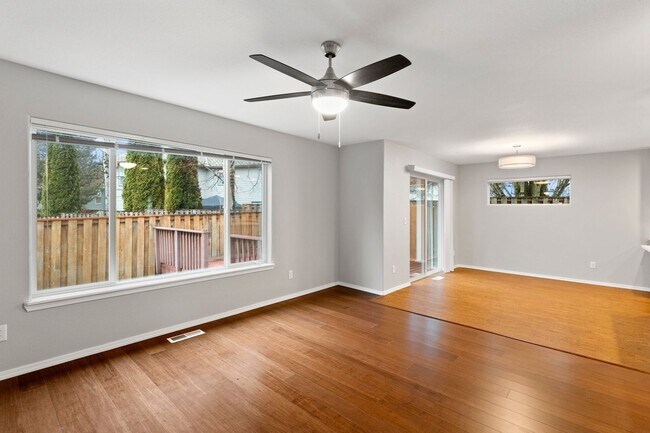 Building Photo - BETHANY 5 bedroom 3 full bath- Beaverton School District- Nike
