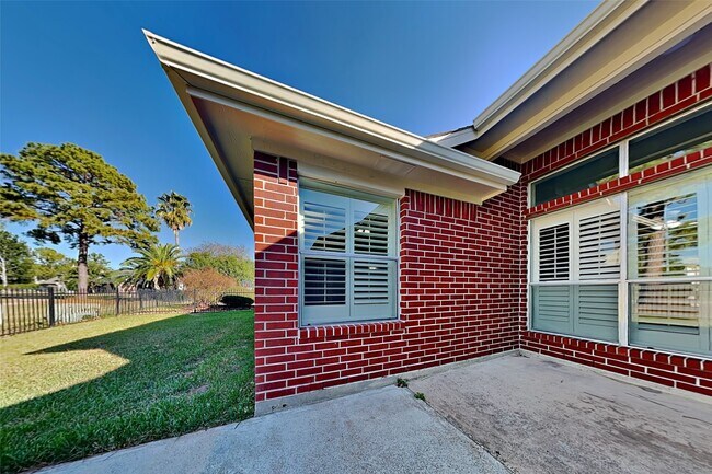 Building Photo - 18110 Polo Meadow Dr