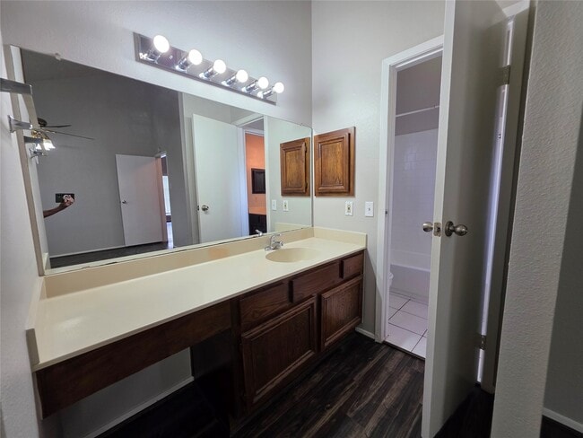 Building Photo - 447 Lost Rock Dr