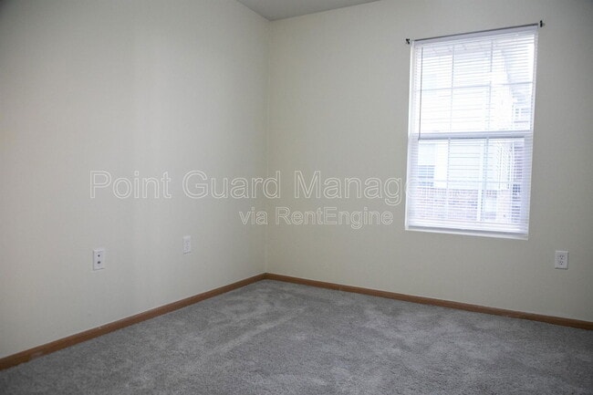 Building Photo - 1005 Ave K Ave