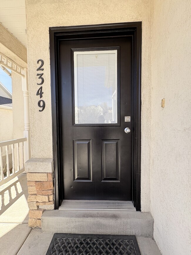 Building Photo - Peppercorn