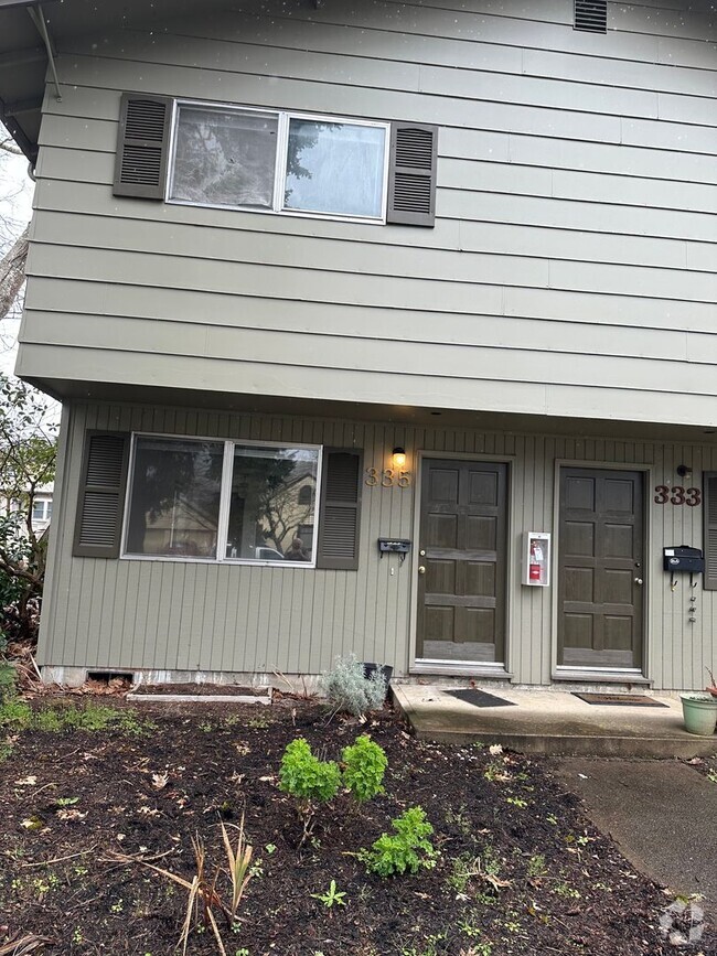 Building Photo - Corvallis To Campus 2 Bedroom 1 1/2 Bath W...