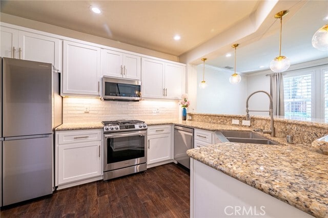 Building Photo - 12 Nantucket Ln