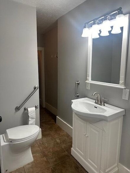 Building Photo - 860 Harle Ave NW