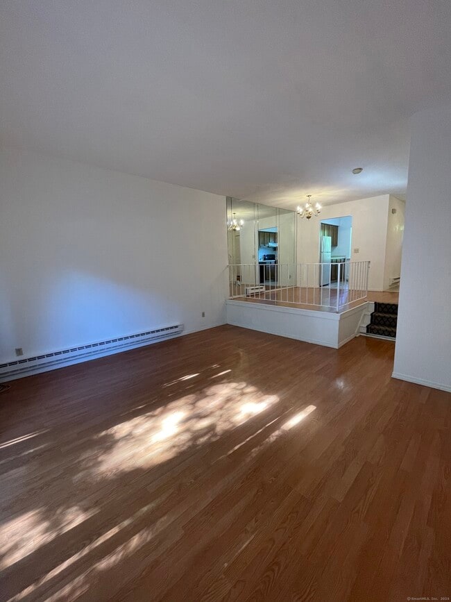 Building Photo - 11 King Arthur Dr
