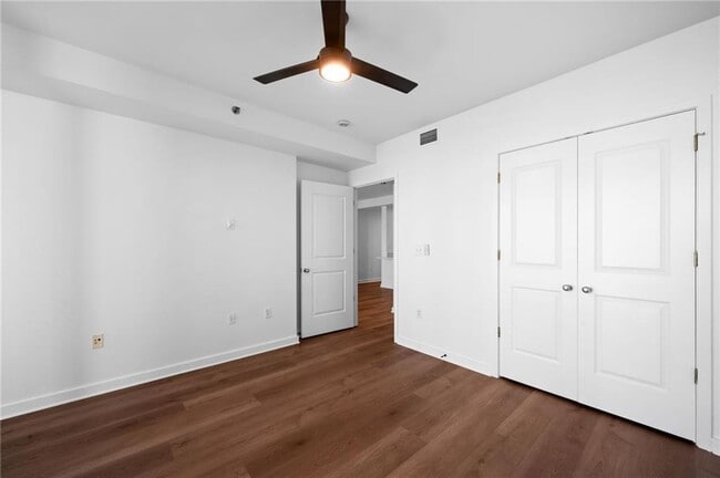 Building Photo - 3338 Peachtree Rd NE