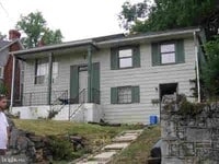 Building Photo - 127 Shirley St