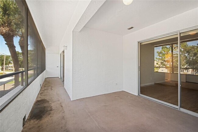 Building Photo - 2585 Countryside Blvd