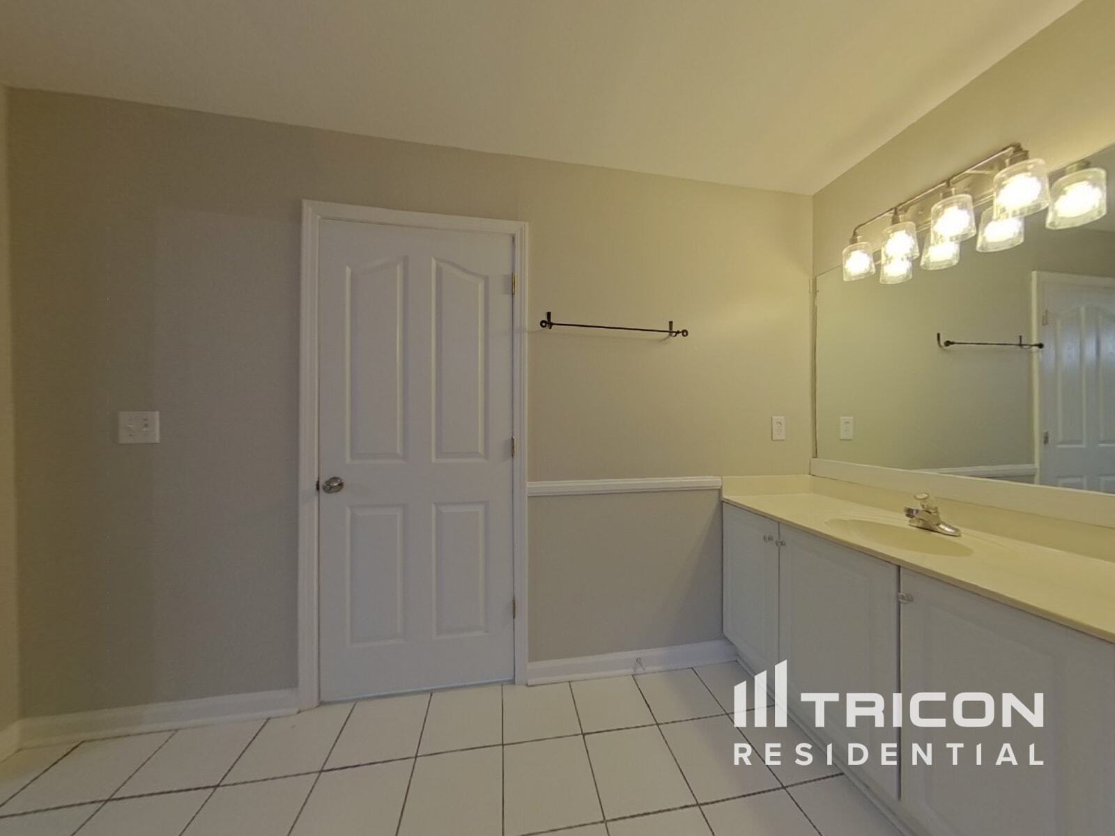 Building Photo - 6868 Glen Cove Ln