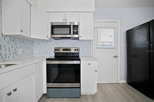 Building Photo - 524 6th Ave NE