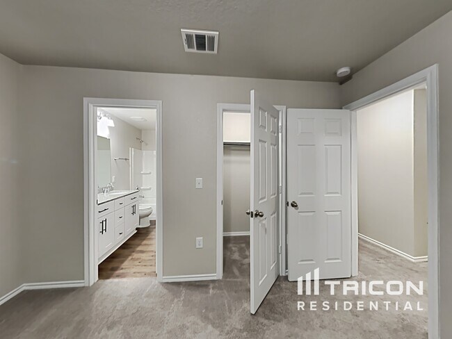 Building Photo - 6827 Freedom Hills