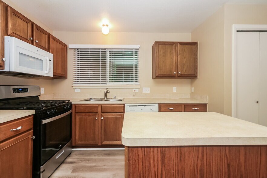 Building Photo - 20624 Patriot Park Ln
