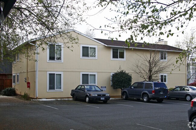 Building Photo - West Tabor Apartments