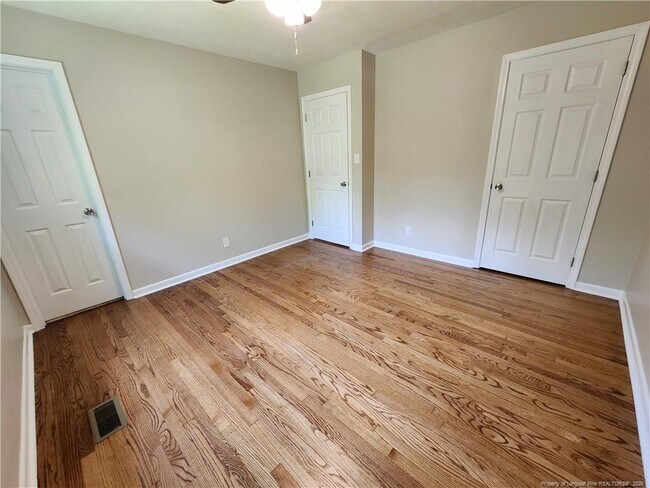 Building Photo - 346 Tucson Dr