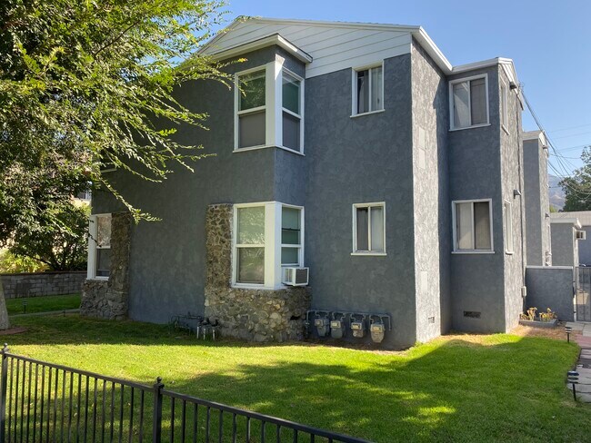 Building Photo - 1846 Scott Rd