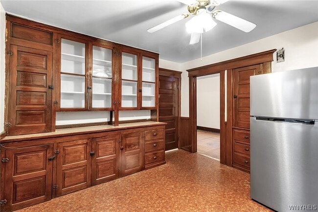 Building Photo - 42 Linden Park