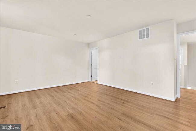 Building Photo - 1102 Thomas Trl