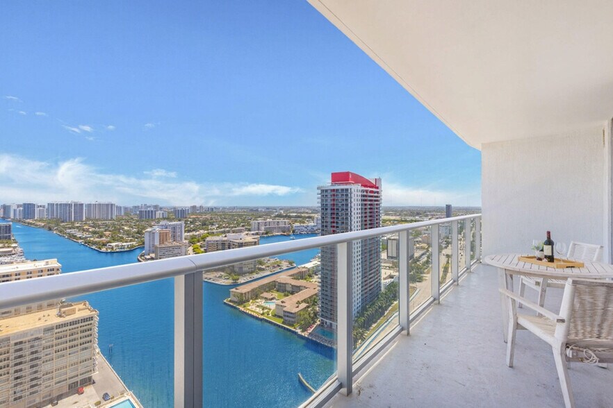 Building Photo - 4112 Jimmy Buffett Mem Hwy