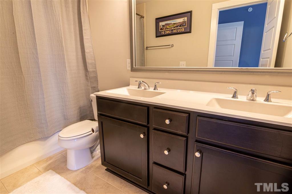 Building Photo - 2800 Bedford Green Dr