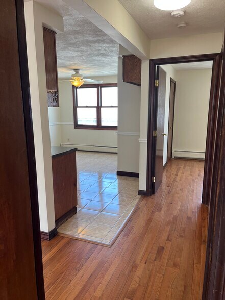 Building Photo - 77 Star St