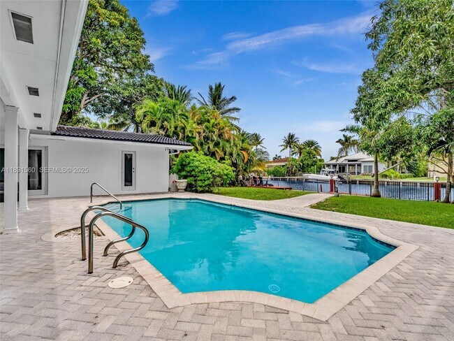 Building Photo - 413 Tamarind Dr