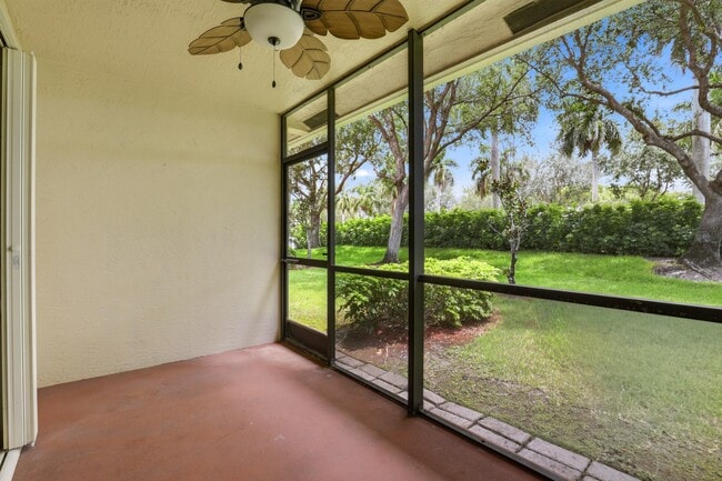 Building Photo - 9363 Bridgeport Dr