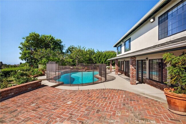 Building Photo - 28917 Scotsview Dr