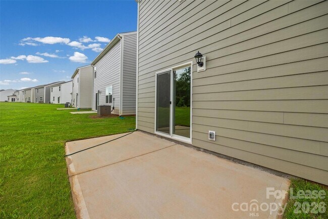 Building Photo - 1010 Two Brothers Ln