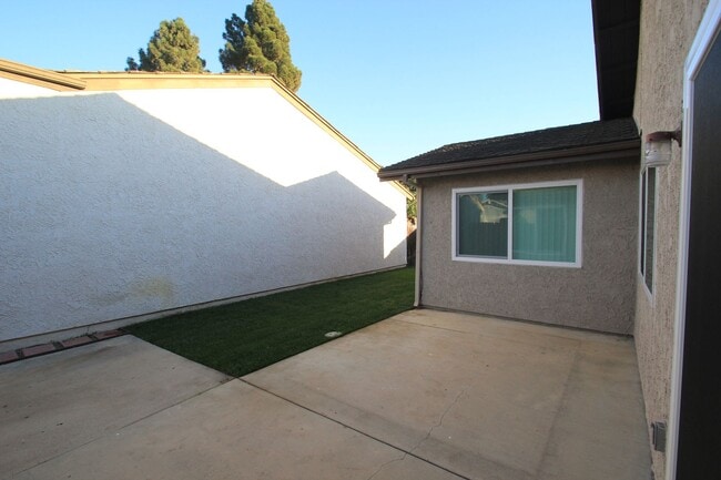 Building Photo - 6356 Swallow St