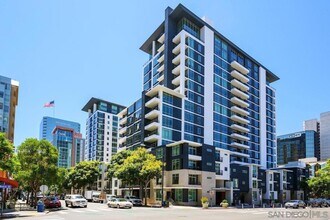 Building Photo - Furnished 1 bedroom, 1 bath in Acqua Vista...